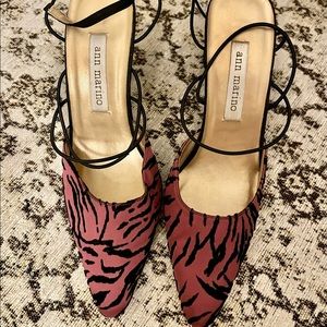 Ana Marino kitten pumps. Size 5.
